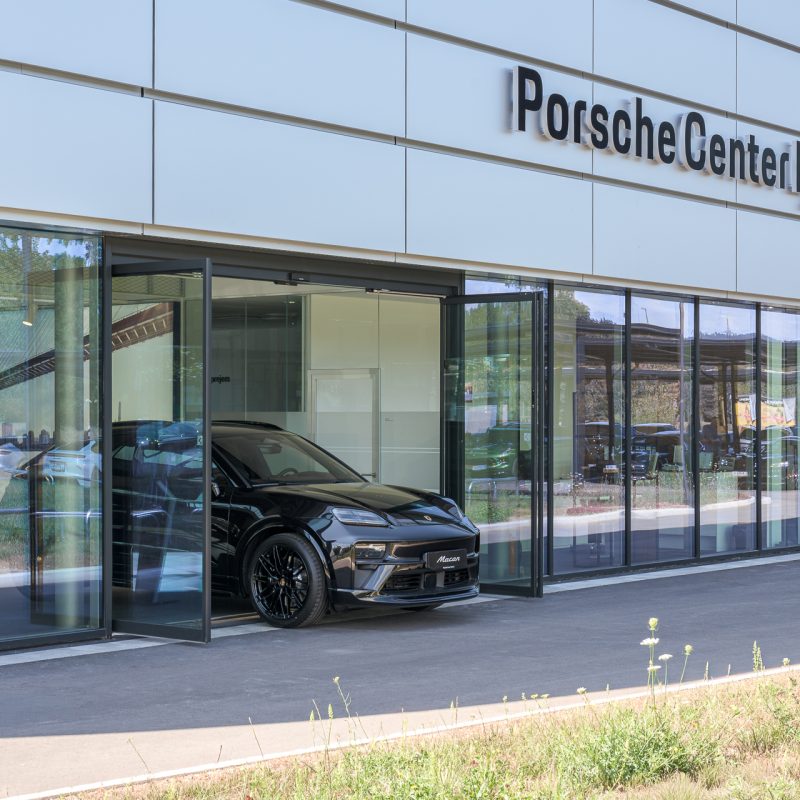 Avtomobilski salon Porsche | AB Biro