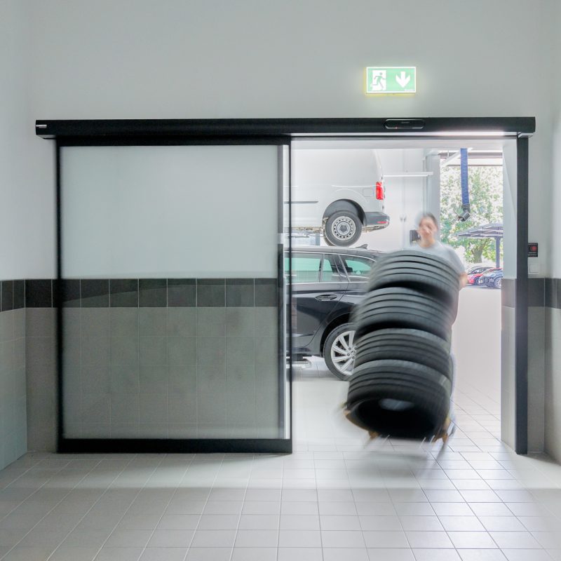 Avtomobilski salon Porsche & CUPRA | AB Biro